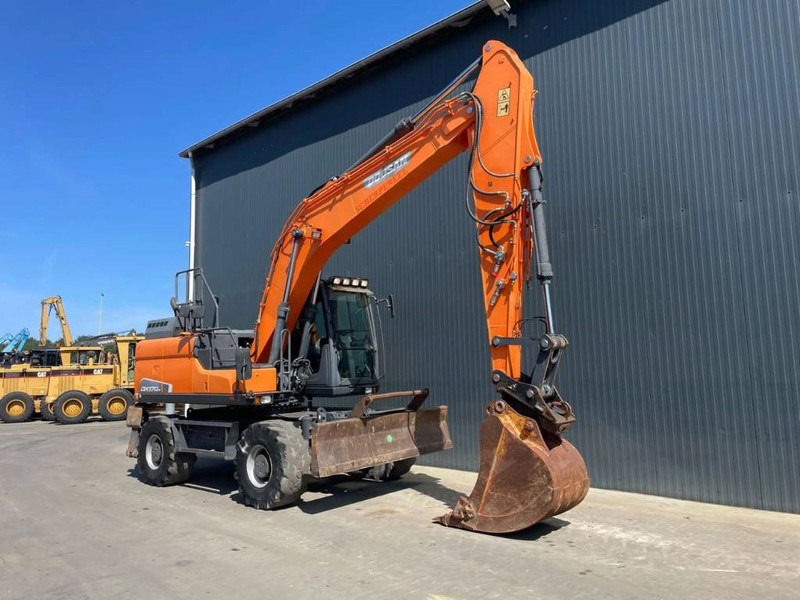 Doosan DX170W-5 - Pelle sur pneus: photos 3 Doosan DX170W-5 - Pelle sur pneus: photos 3
