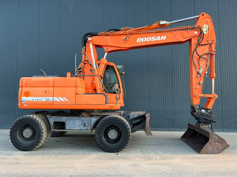 Doosan DX170W - Pelle sur pneus: photos 4 Doosan DX170W - Pelle sur pneus: photos 4