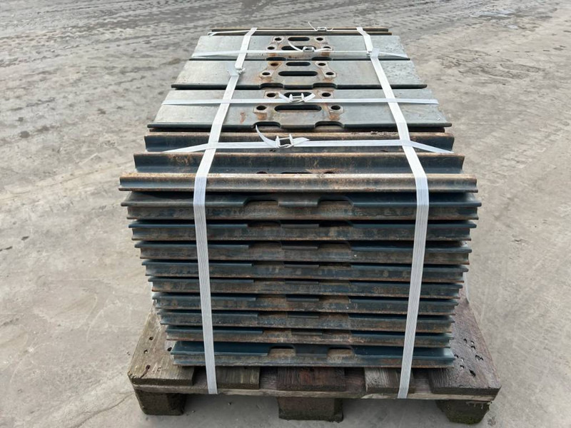 Hyundai R210 / R215 / R220 Shoes - Frame/ Châssis pour Engins de chantier: photos 5 Hyundai R210 / R215 / R220 Shoes - Frame/ Châssis pour Engins de chantier: photos 5