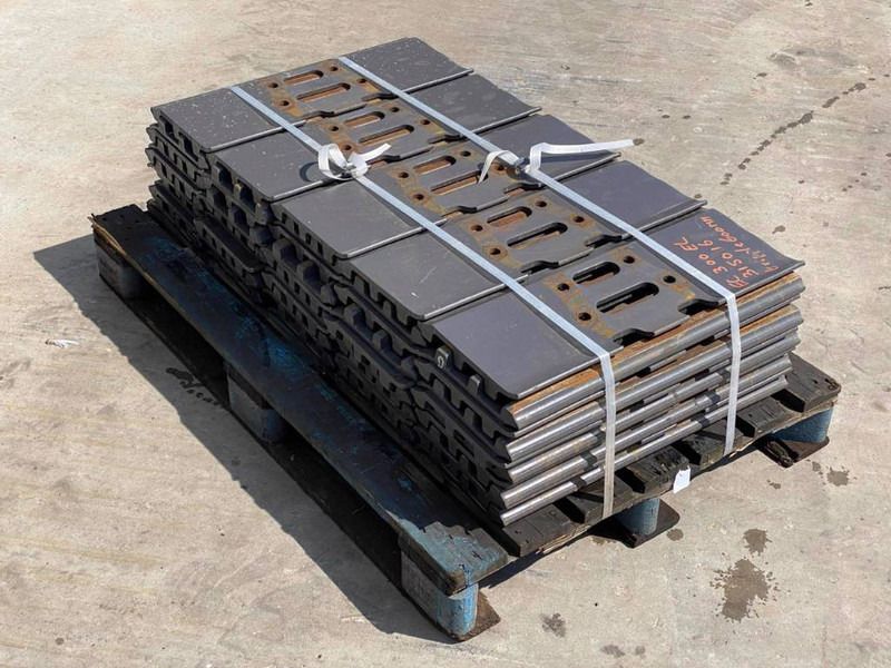 Hyundai R280 / R290 / R320 Shoes/Pads - Frame/ Châssis pour Engins de chantier: photos 2 Hyundai R280 / R290 / R320 Shoes/Pads - Frame/ Châssis pour Engins de chantier: photos 2