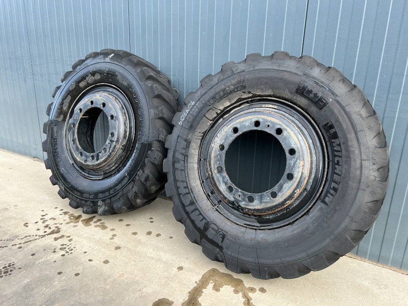 Michelin 1000 x 20 banden / 10.00 x 20: 1x2 Reifen - Pneus et jantes pour Engins de chantier: photos 2 Michelin 1000 x 20 banden / 10.00 x 20: 1x2 Reifen - Pneus et jantes pour Engins de chantier: photos 2