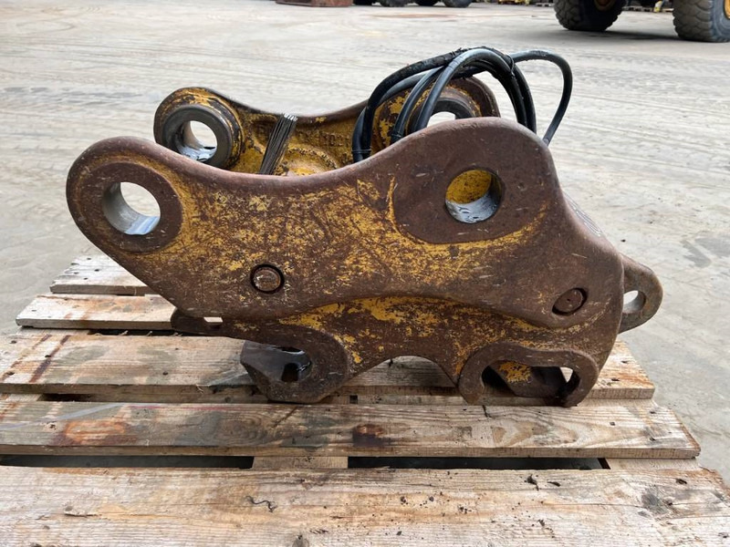 Miller Caterpillar 311D / 312D / 312E / 313F / 314D / 314 - Attache rapide pour Engins de chantier: photos 4 Miller Caterpillar 311D / 312D / 312E / 313F / 314D / 314 - Attache rapide pour Engins de chantier: photos 4