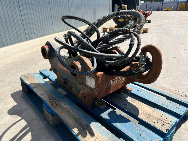 OilQuick OQ60 - 311F / 313F / 315F - Attache rapide pour Engins de chantier: photos 3 OilQuick OQ60 - 311F / 313F / 315F - Attache rapide pour Engins de chantier: photos 3