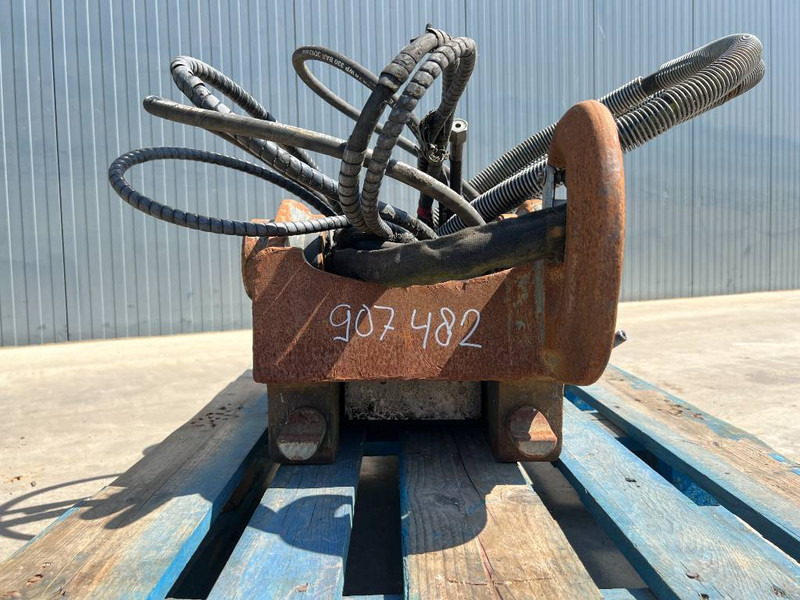 OilQuick OQ60 - 311F / 313F / 315F - Attache rapide pour Engins de chantier: photos 2 OilQuick OQ60 - 311F / 313F / 315F - Attache rapide pour Engins de chantier: photos 2