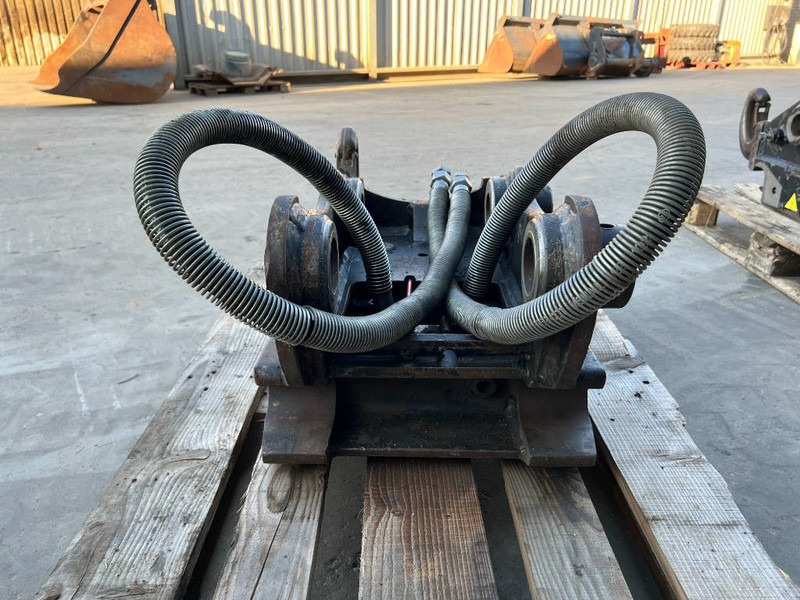 OilQuick OQ65 - 311F / 313F / 315F - Attache rapide pour Engins de chantier: photos 5 OilQuick OQ65 - 311F / 313F / 315F - Attache rapide pour Engins de chantier: photos 5