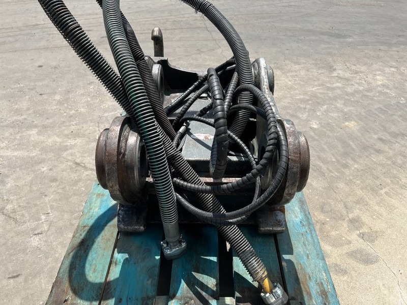 Attache rapide pour Engins de chantier OilQuick OQ70/55 - 323E: photos 6