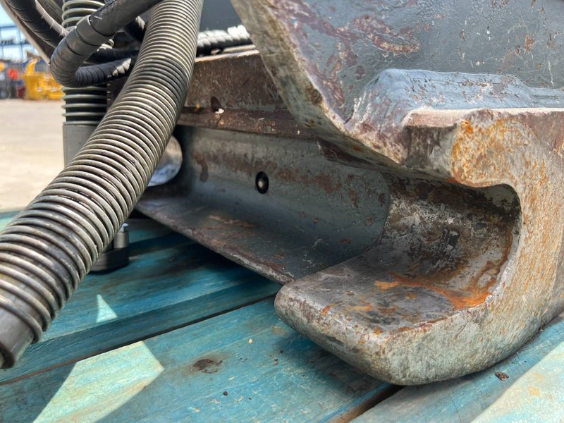 Attache rapide pour Engins de chantier OilQuick OQ70/55 - 323E: photos 13