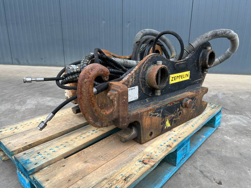 OilQuick OQ70/55 - 323F - Attache rapide pour Engins de chantier: photos 1 OilQuick OQ70/55 - 323F - Attache rapide pour Engins de chantier: photos 1