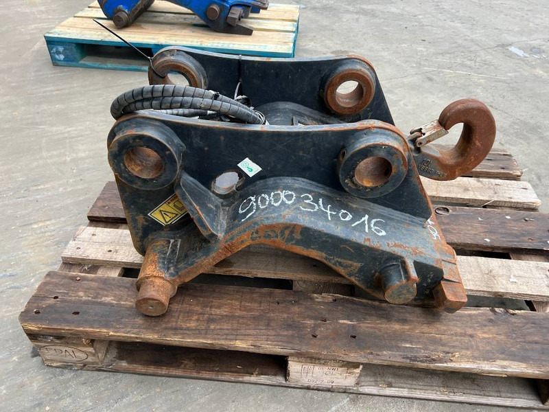 Verachtert CW20 - 312 / 311F / 313F / 315F - Attache rapide pour Engins de chantier: photos 4 Verachtert CW20 - 312 / 311F / 313F / 315F - Attache rapide pour Engins de chantier: photos 4