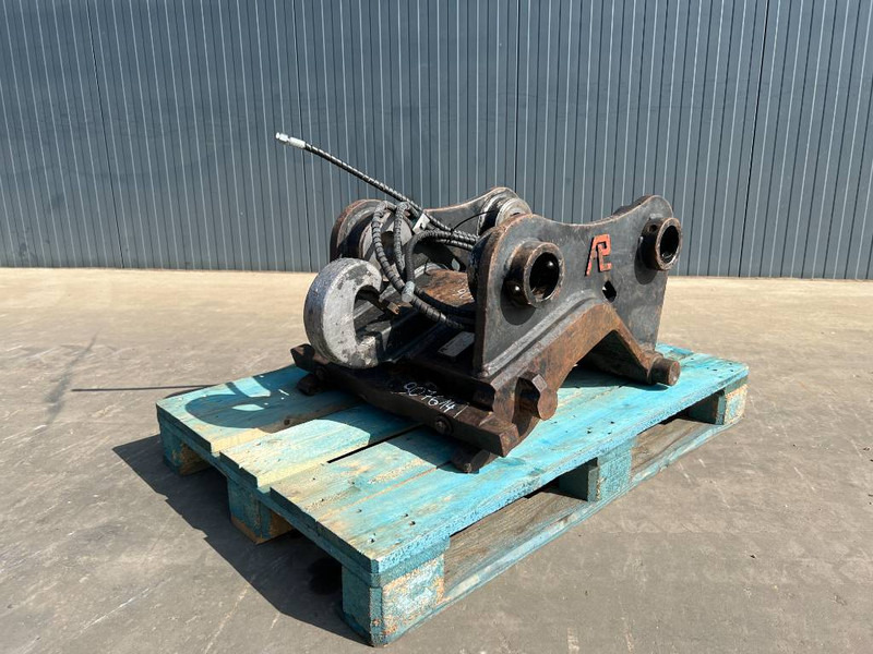 Verachtert CW40 - 320E - Attache rapide pour Engins de chantier: photos 1 Verachtert CW40 - 320E - Attache rapide pour Engins de chantier: photos 1