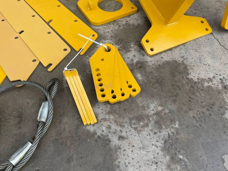 Volvo A25G - Hayon élévateur pour Engins de chantier: photos 3 Volvo A25G - Hayon élévateur pour Engins de chantier: photos 3