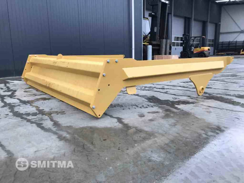 Volvo A35F - Hayon élévateur pour Engins de chantier: photos 4 Volvo A35F - Hayon élévateur pour Engins de chantier: photos 4