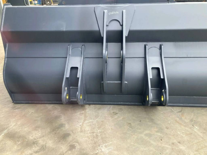 Volvo L90E - Godet pour Engins de chantier: photos 3 Volvo L90E - Godet pour Engins de chantier: photos 3