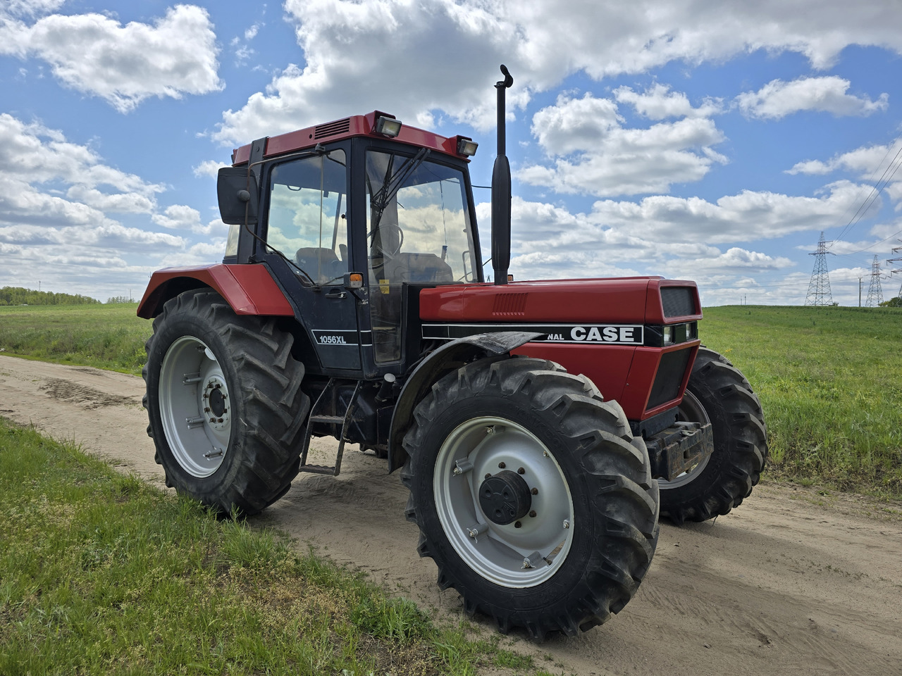CASE IH 1056 XL - Tracteur agricole: photos 2 CASE IH 1056 XL - Tracteur agricole: photos 2