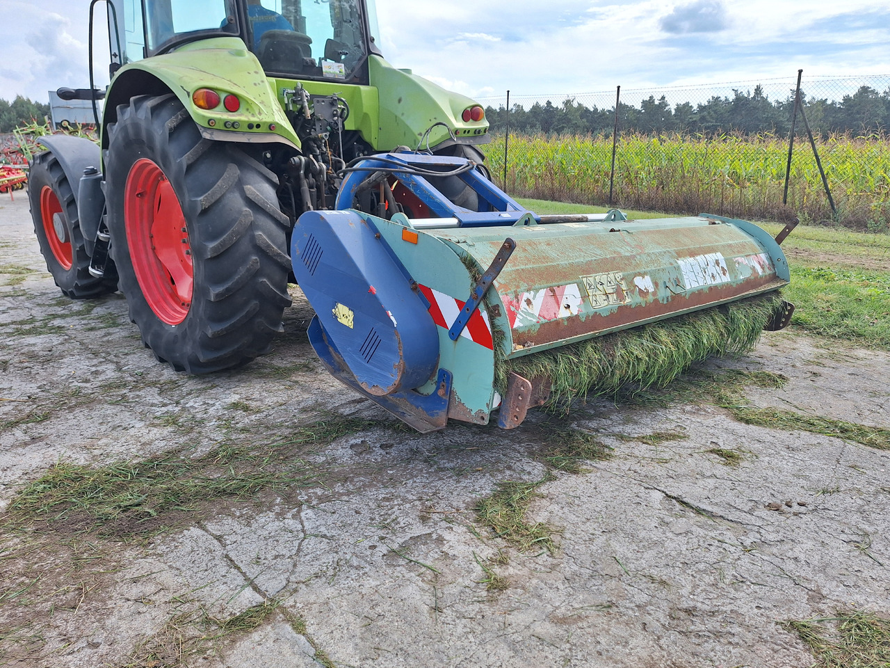 Desvoys  - Faucheuse: photos 1 Desvoys  - Faucheuse: photos 1