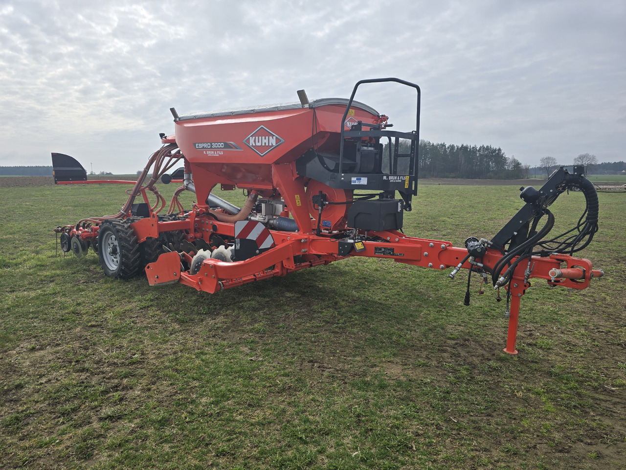 KUHN ESPRO 3000 VFB - Combiné de semis: photos 2 KUHN ESPRO 3000 VFB - Combiné de semis: photos 2