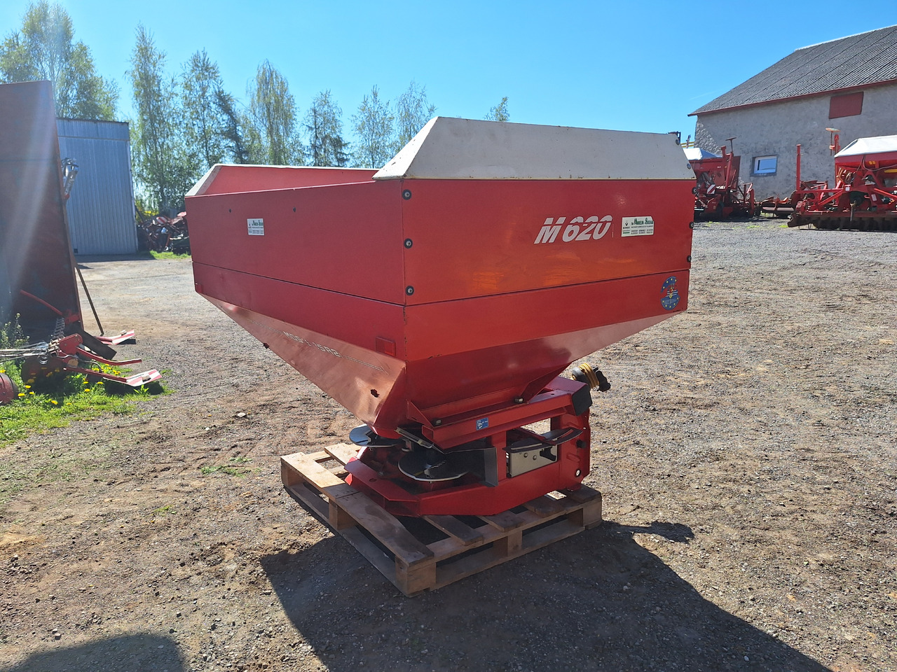 KUHN MDS935 - Enfouisseur à dents: photos 2 KUHN MDS935 - Enfouisseur à dents: photos 2