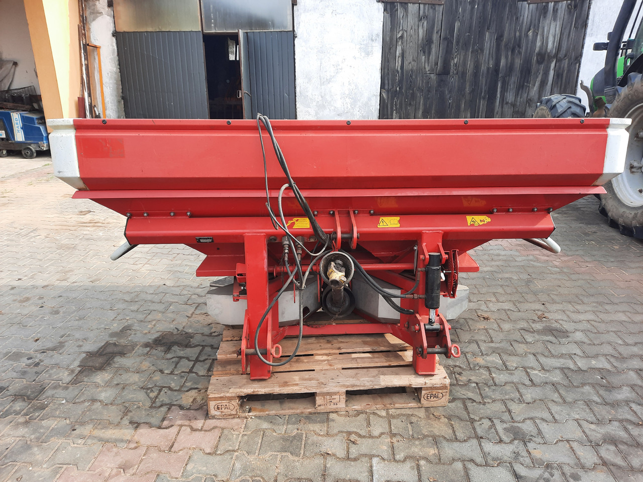 LELY CENTERLINER SX 2000 L - Distributeur d'engrais: photos 4 LELY CENTERLINER SX 2000 L - Distributeur d'engrais: photos 4