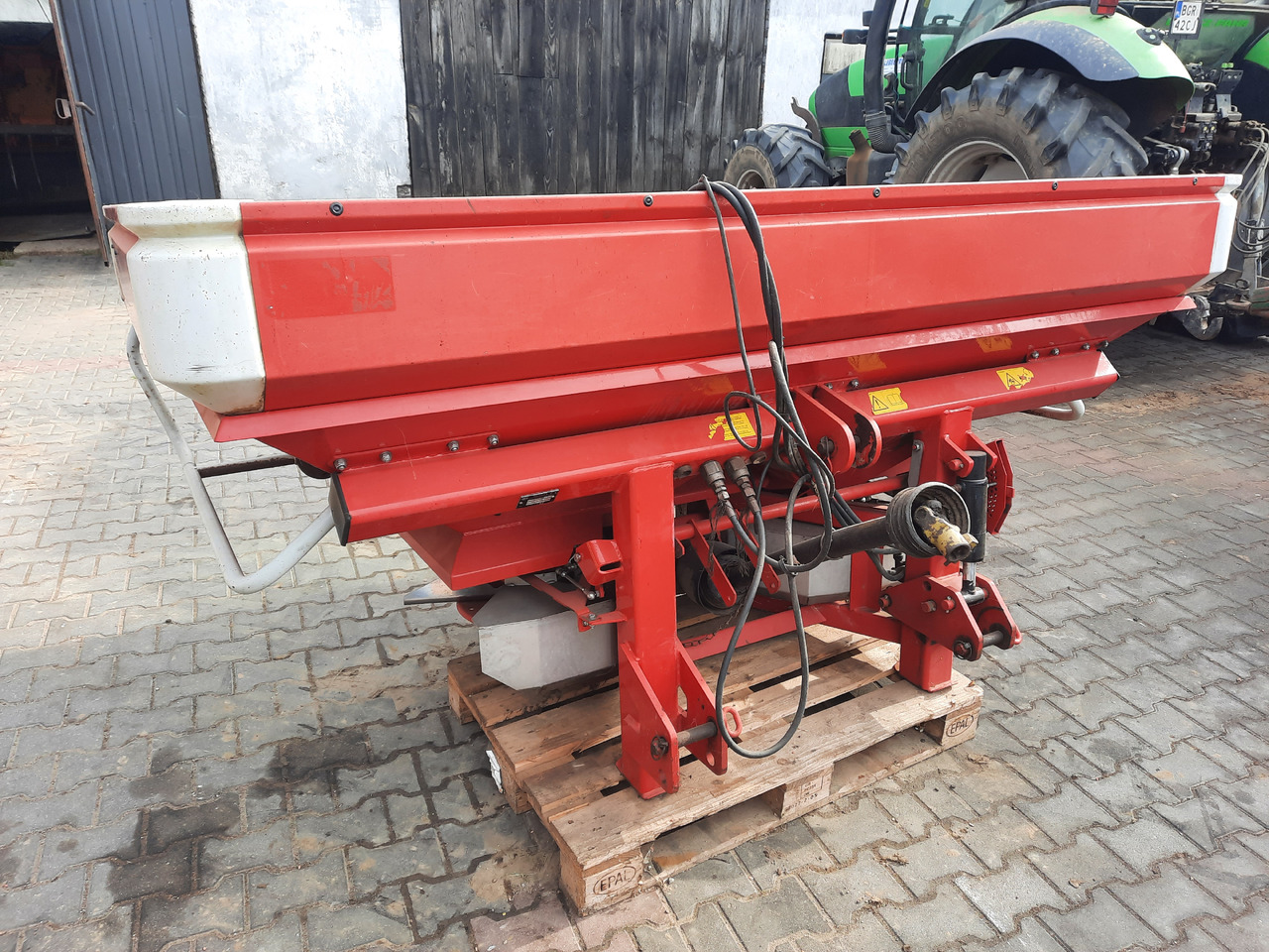 LELY CENTERLINER SX 2000 L - Distributeur d'engrais: photos 2 LELY CENTERLINER SX 2000 L - Distributeur d'engrais: photos 2