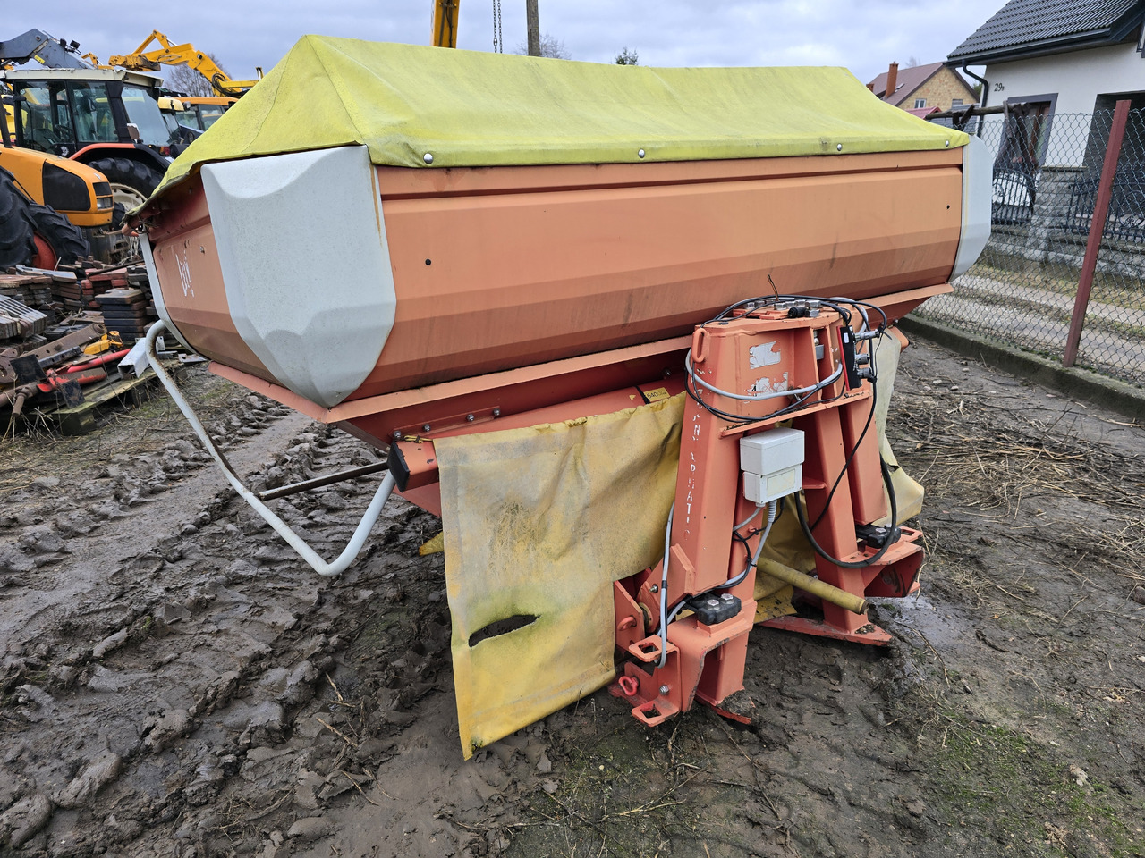 LELY Centerliner SX 2500 - Distributeur d'engrais: photos 1 LELY Centerliner SX 2500 - Distributeur d'engrais: photos 1