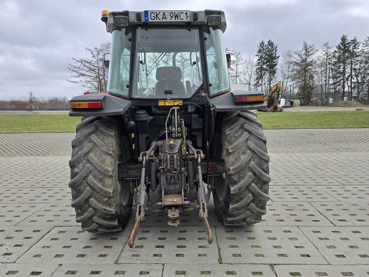 MASSEY-FERGUSON 6120 - Tracteur agricole: photos 5 MASSEY-FERGUSON 6120 - Tracteur agricole: photos 5