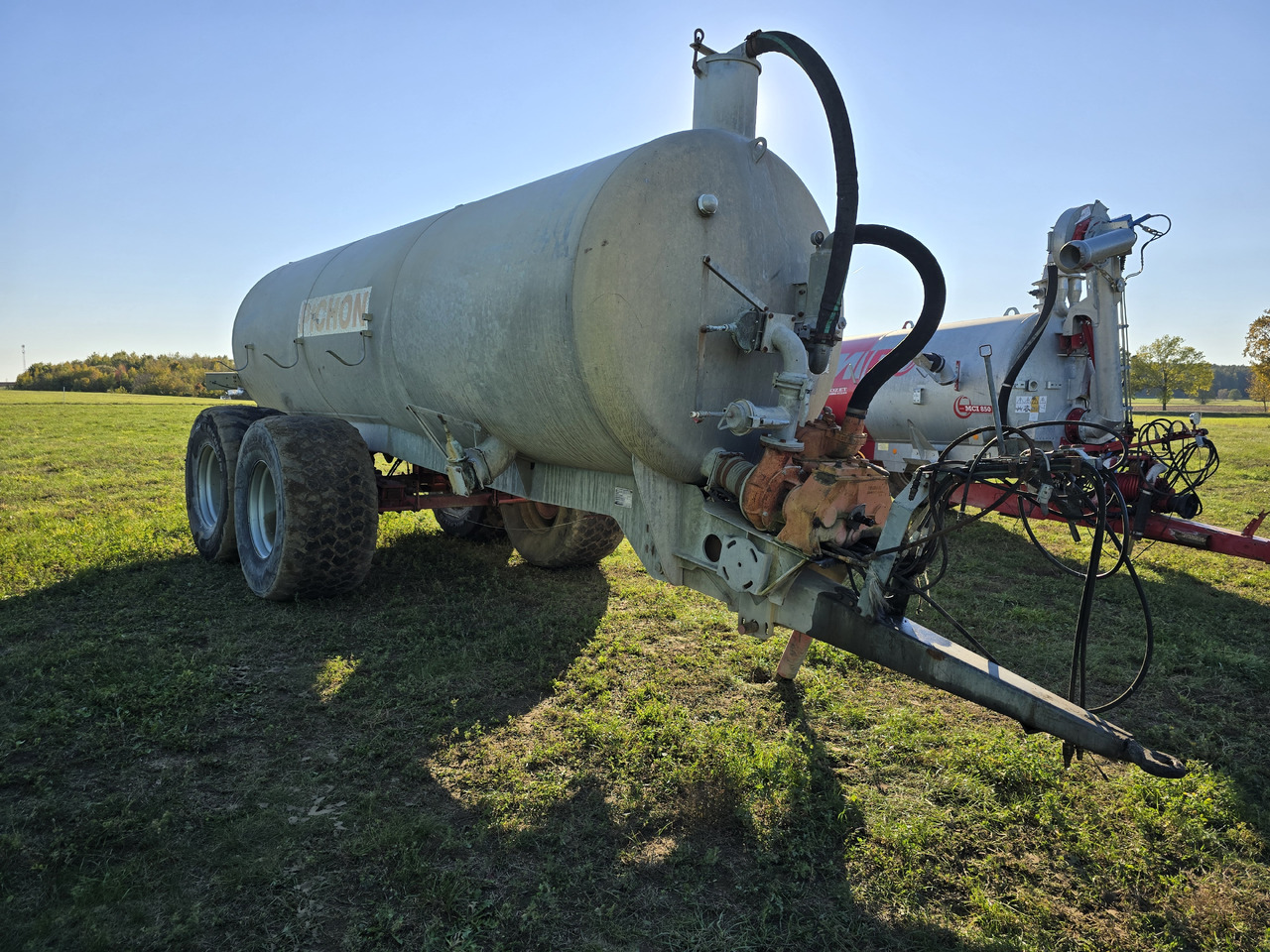 PICHON S.A. TL15 - Tonne à lisier: photos 4 PICHON S.A. TL15 - Tonne à lisier: photos 4