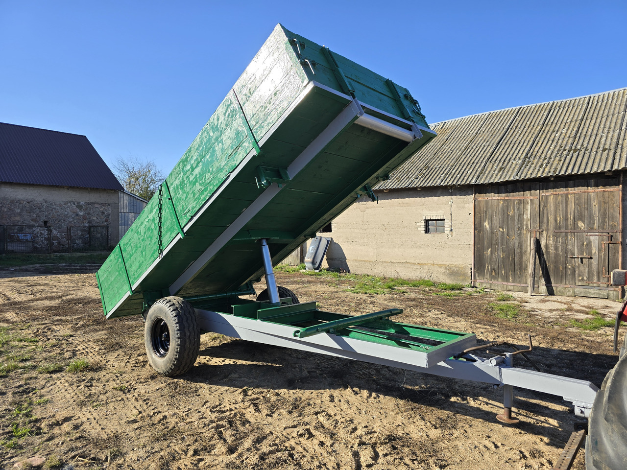 Benne agricole Przyczepa wywrotka 4 t: photos 1