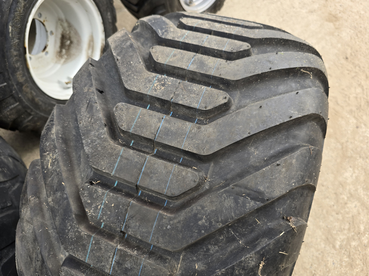 STARCO 480/45-17 - Roue complète pour Machine agricole: photos 4 STARCO 480/45-17 - Roue complète pour Machine agricole: photos 4