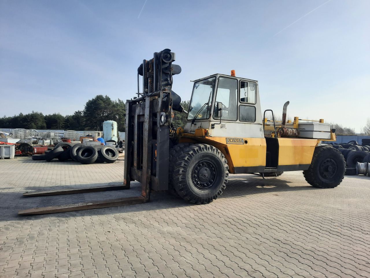 Valmet TD2712 - A25036 - Chariot porte-conteneur: photos 2 Valmet TD2712 - A25036 - Chariot porte-conteneur: photos 2