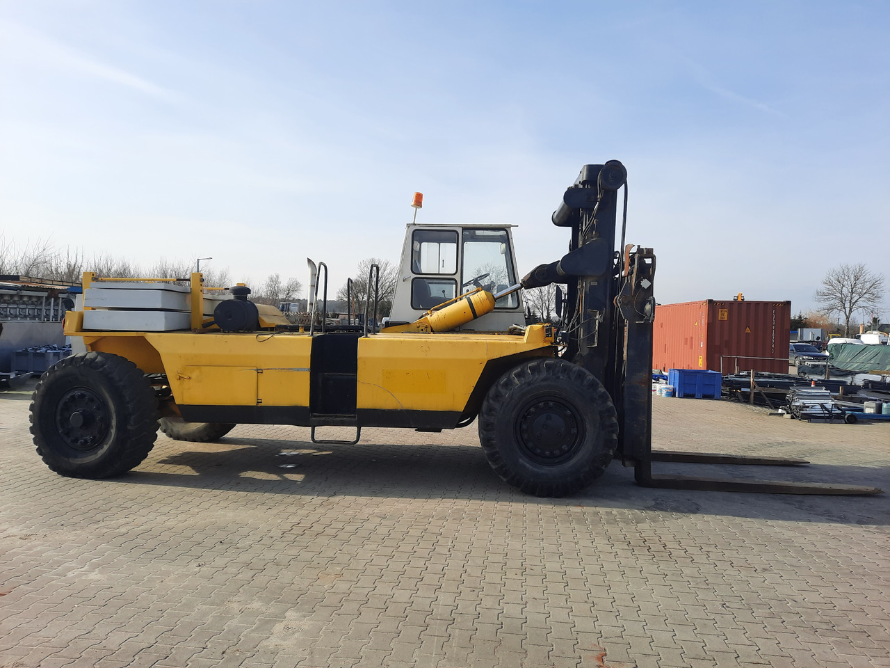 Valmet TD2712 - A25036 - Chariot porte-conteneur: photos 3 Valmet TD2712 - A25036 - Chariot porte-conteneur: photos 3