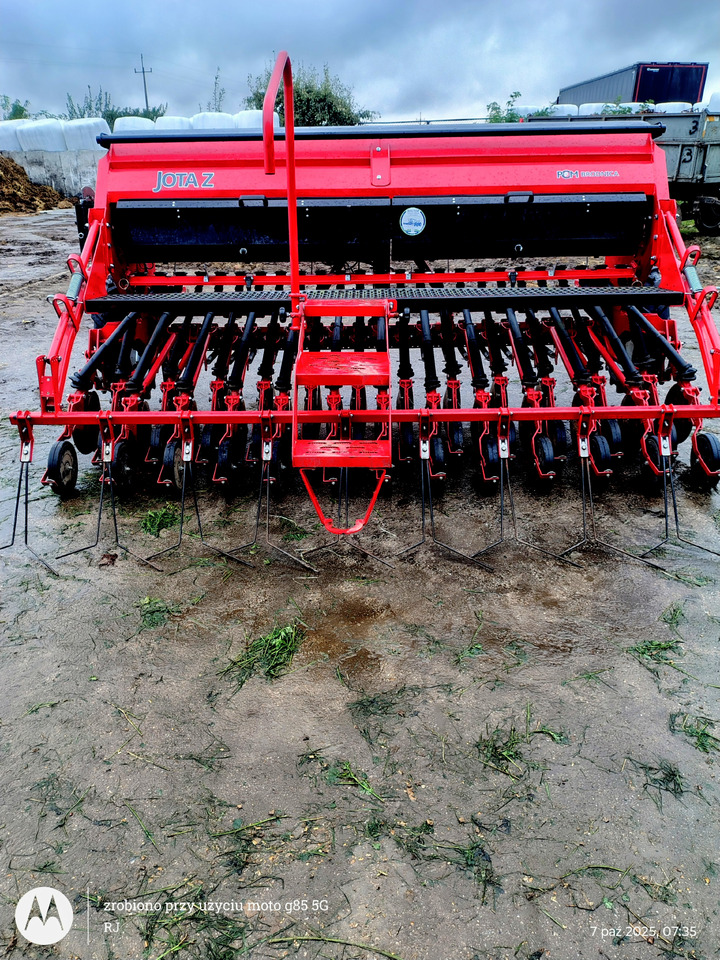 Inna JOTA-Z - Semoir/ Planteuse: photos 2 Inna JOTA-Z - Semoir/ Planteuse: photos 2
