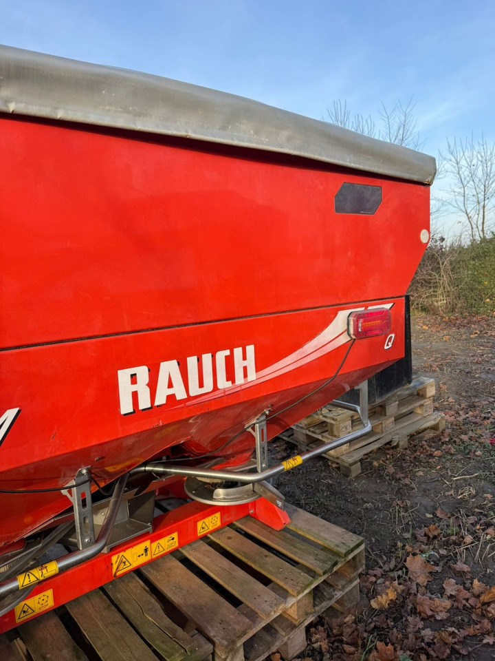 Kuhn Axis M 30.2 Q-V8 - Distributeur d'engrais: photos 5 Kuhn Axis M 30.2 Q-V8 - Distributeur d'engrais: photos 5