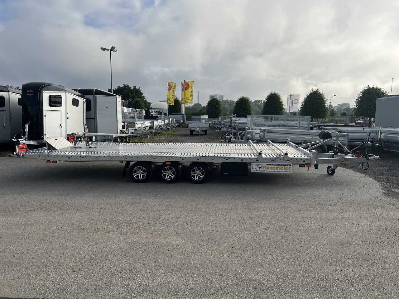 VEZEKO Jumbola 35.60 Tridem Autotransporter - Remorque porte-voitures: photos 2 VEZEKO Jumbola 35.60 Tridem Autotransporter - Remorque porte-voitures: photos 2