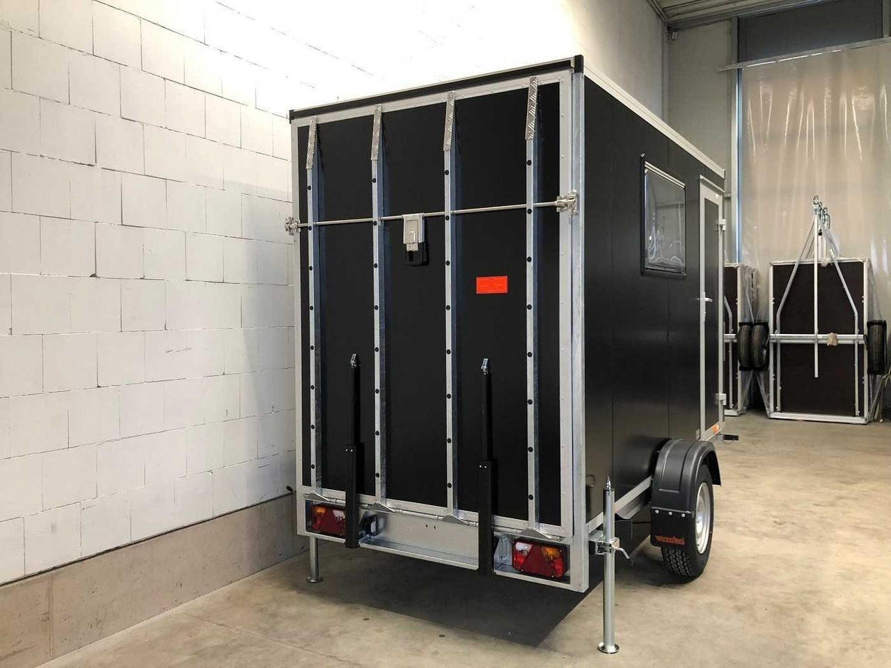 VEZEKO TK B 15.30 Rampe, Tür, Fenster Kofferanhänger - Remorque fourgon: photos 5 VEZEKO TK B 15.30 Rampe, Tür, Fenster Kofferanhänger - Remorque fourgon: photos 5