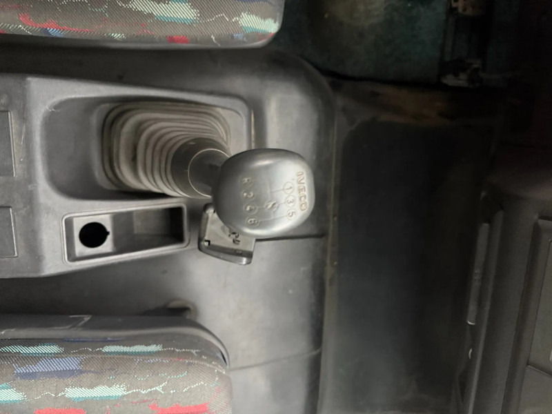 Iveco Eurocargo Eurocargo 120E18 / Airco / APK TUV 3-2026 / 227tkm / Euro3 / Steel suspension / No rust!!!!!!! - Camion fourgon: photos 4 Iveco Eurocargo Eurocargo 120E18 / Airco / APK TUV 3-2026 / 227tkm / Euro3 / Steel suspension / No rust!!!!!!! - Camion fourgon: photos 4