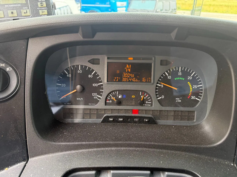 Mercedes-Benz Atego 1024 ATEGO 1024L Kuhlkoffer Carrier Anhangerkupplung TUV bis 10-2025 - Camion frigorifique: photos 4 Mercedes-Benz Atego 1024 ATEGO 1024L Kuhlkoffer Carrier Anhangerkupplung TUV bis 10-2025 - Camion frigorifique: photos 4