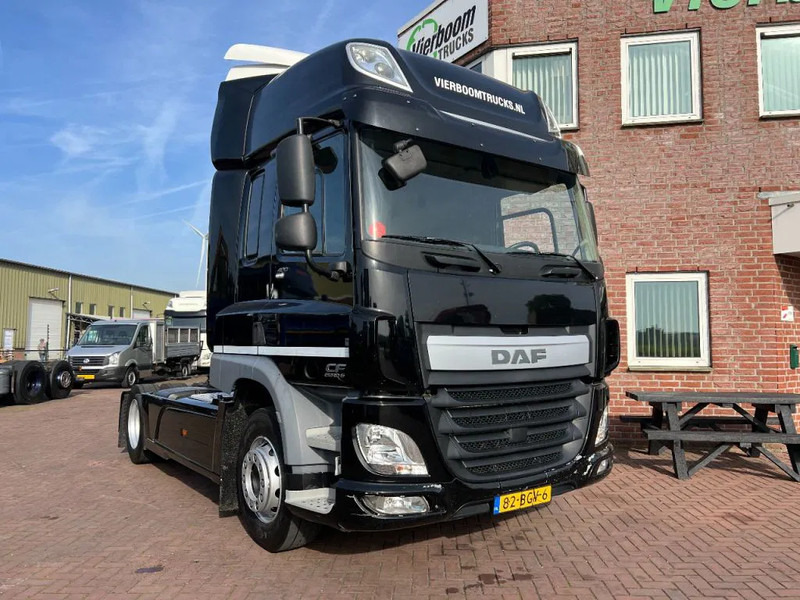 DAF CF 400 CF400 4X2 SPACECAB BLACK BEAUTY HOLLAND TRUCK !!! - Tracteur routier: photos 1 DAF CF 400 CF400 4X2 SPACECAB BLACK BEAUTY HOLLAND TRUCK !!! - Tracteur routier: photos 1