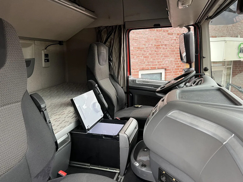 DAF XF 440 4X2 HYDRAULICS EURO6 HOLLAND TRUCK TOPCONITION!!! - Tracteur routier: photos 4 DAF XF 440 4X2 HYDRAULICS EURO6 HOLLAND TRUCK TOPCONITION!!! - Tracteur routier: photos 4