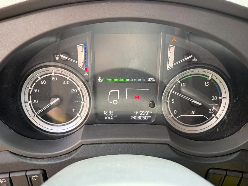 DAF XF 460 XF460 SSC Lowdeck / 2x tank / Night airco - Tracteur routier: photos 5 DAF XF 460 XF460 SSC Lowdeck / 2x tank / Night airco - Tracteur routier: photos 5