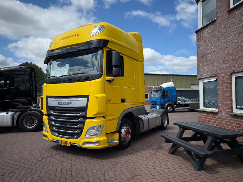 DAF XF 460 XF460 SSC Lowdeck / 2x tank / Night airco - Tracteur routier: photos 2 DAF XF 460 XF460 SSC Lowdeck / 2x tank / Night airco - Tracteur routier: photos 2