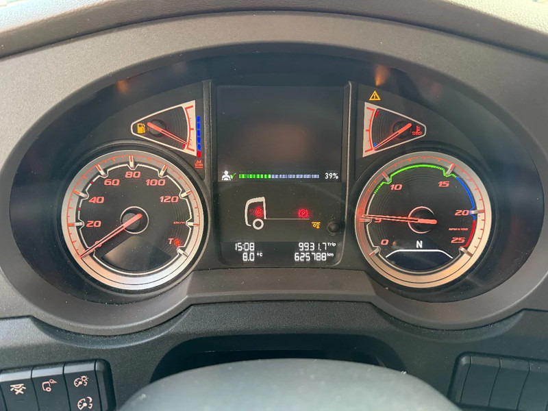 DAF XF 530 XF530 6X2 FTG SSC / EURO6 D / RETARDER / STANDAIRCO / SCHUIFSCHOTEL - Tracteur routier: photos 4 DAF XF 530 XF530 6X2 FTG SSC / EURO6 D / RETARDER / STANDAIRCO / SCHUIFSCHOTEL - Tracteur routier: photos 4