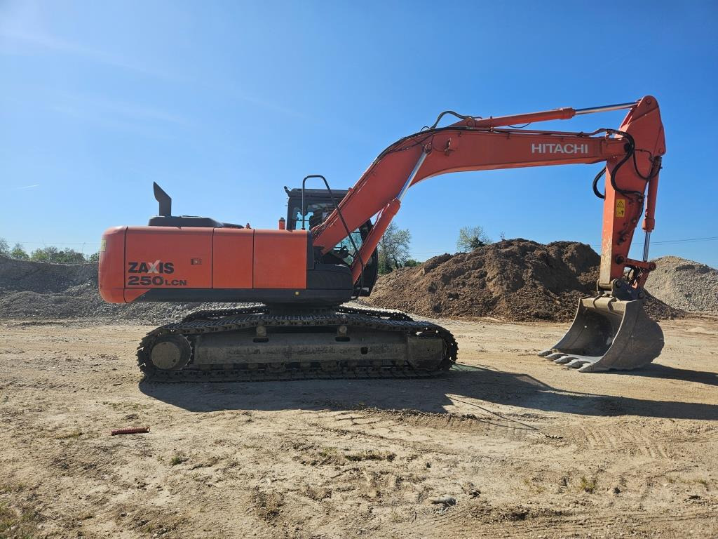 HITACHI ZX 250 LCN-5 - Pelle sur chenille: photos 2 HITACHI ZX 250 LCN-5 - Pelle sur chenille: photos 2