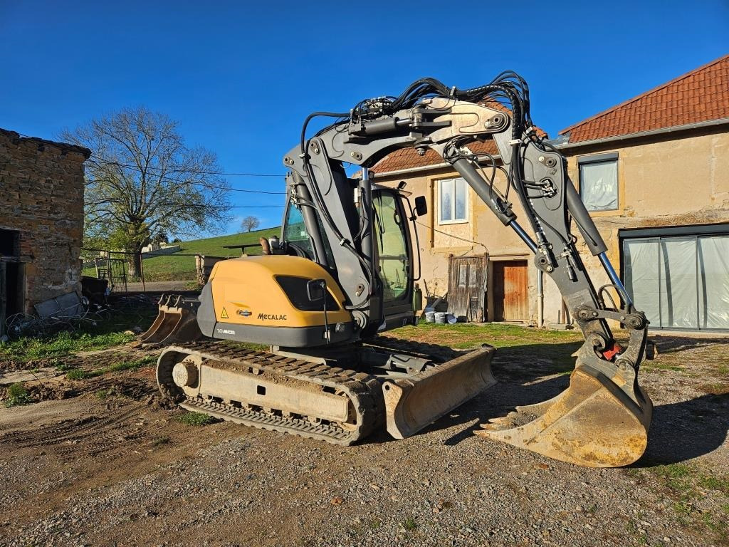 MECALAC 10 MCR - Mini pelle: photos 1 MECALAC 10 MCR - Mini pelle: photos 1