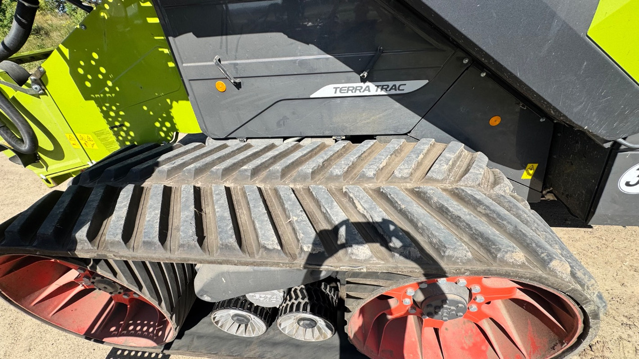 Moissonneuse-batteuse CLAAS Lexion 6900 TerraTrac 890 full Options: photos 24 Moissonneuse-batteuse CLAAS Lexion 6900 TerraTrac 890 full Options: photos 24