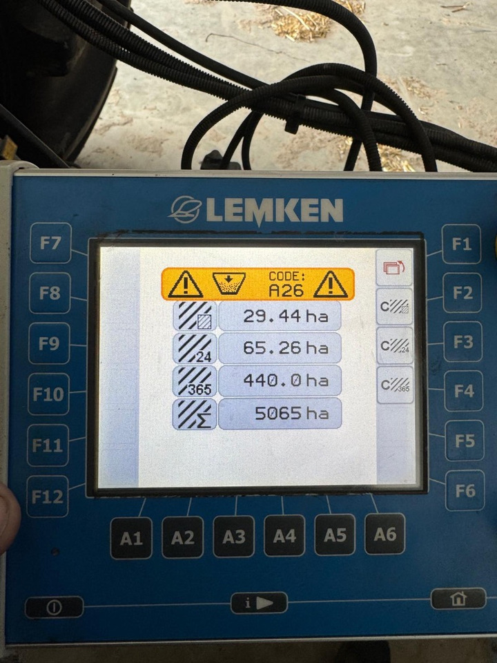 Lemken Compact Solitair 9/400 Zirkon 10 starr - Combiné de semis: photos 2 Lemken Compact Solitair 9/400 Zirkon 10 starr - Combiné de semis: photos 2
