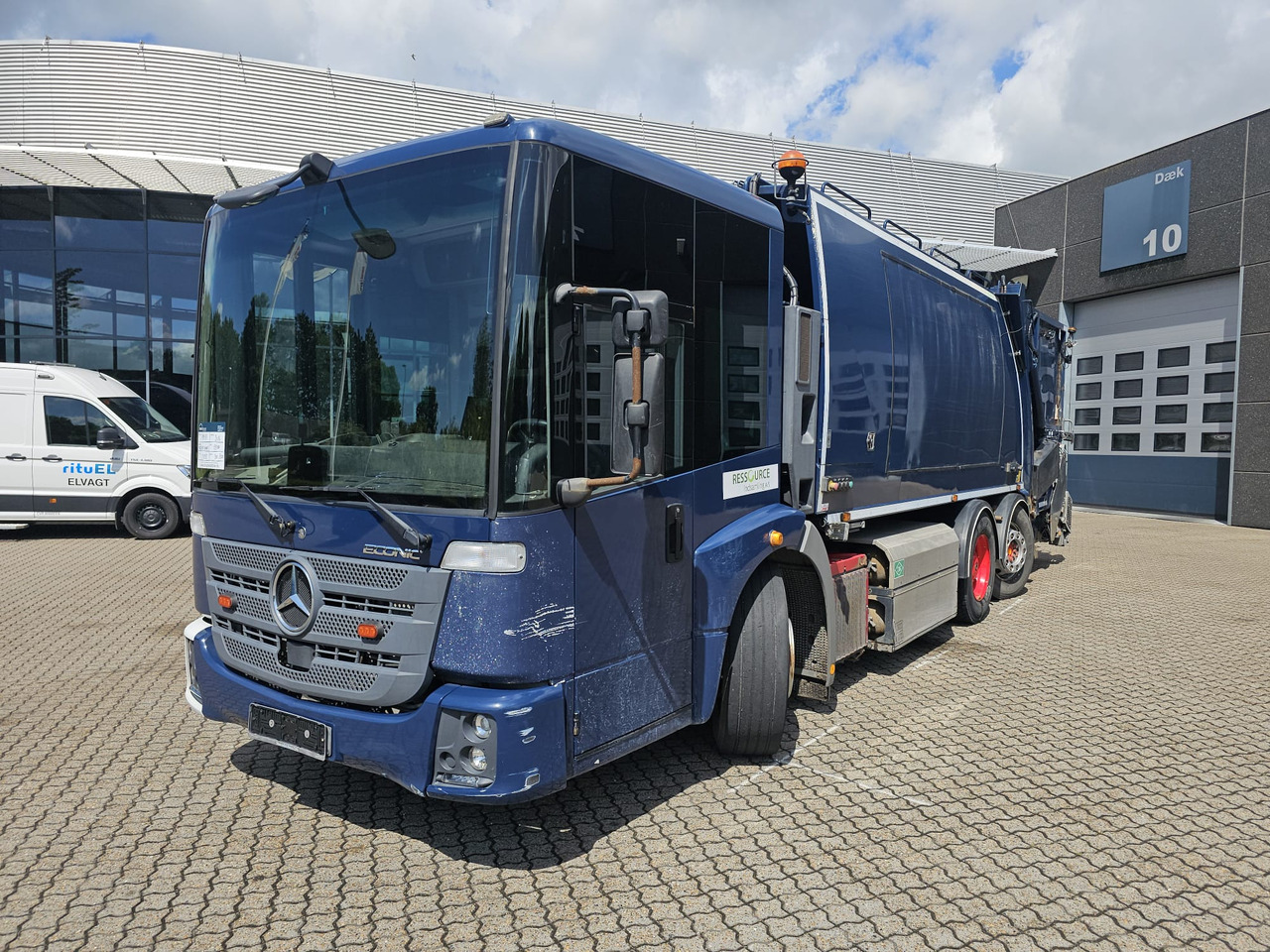 Mercedes Econic 2630 Gas-CNG - Benne à ordures ménagères: photos 1 Mercedes Econic 2630 Gas-CNG - Benne à ordures ménagères: photos 1