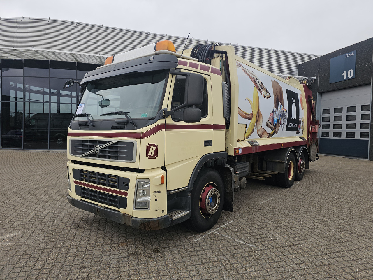 Volvo FM9 6x2 - Benne à ordures ménagères: photos 1 Volvo FM9 6x2 - Benne à ordures ménagères: photos 1
