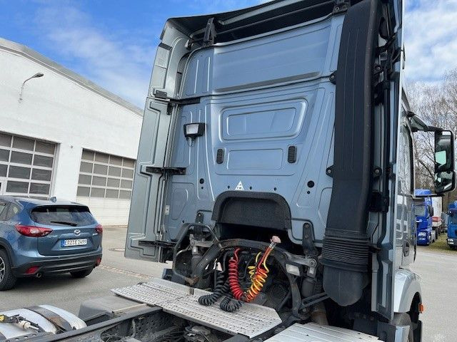 Tracteur routier Mercedes-Benz Actros 4  MB 1943  SZM  Gefahrgutvorbereitung: photos 12 Tracteur routier Mercedes-Benz Actros 4  MB 1943  SZM  Gefahrgutvorbereitung: photos 12