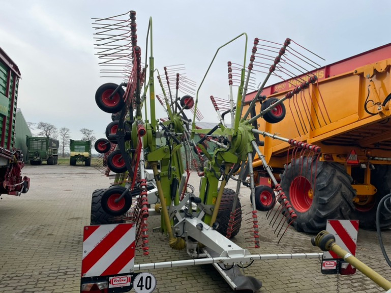 CLAAS Liner 3600 - Faneuse: photos 5 CLAAS Liner 3600 - Faneuse: photos 5