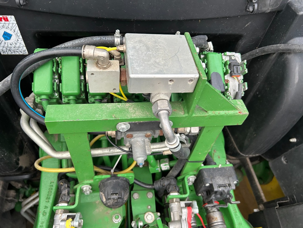 John Deere 6R 185 - Tracteur agricole: photos 5 John Deere 6R 185 - Tracteur agricole: photos 5